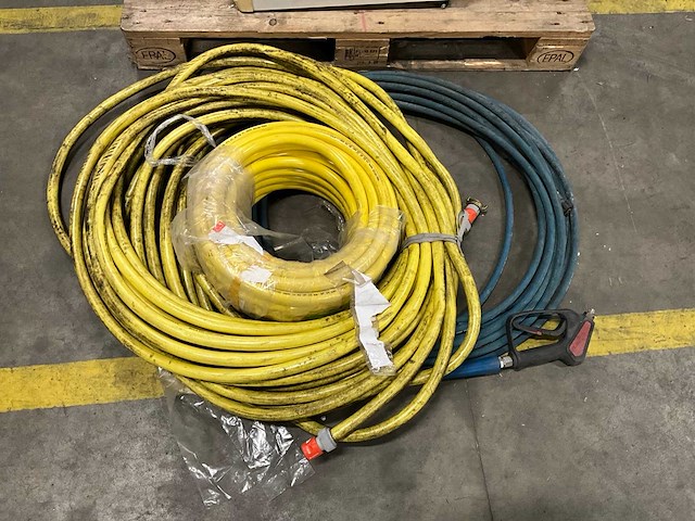 Partij waterslang - afbeelding 1 van  3