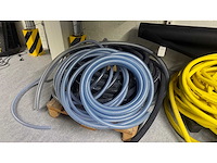 Partij waterslangen en luchtslangen - afbeelding 2 van  6