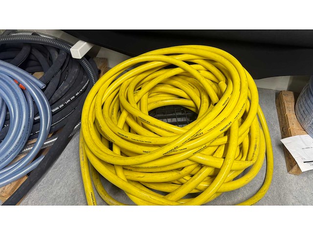 Partij waterslangen en luchtslangen - afbeelding 5 van  6