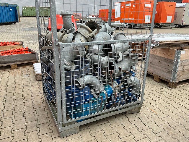 Partij waterslangen / koppelingen - afbeelding 1 van  8