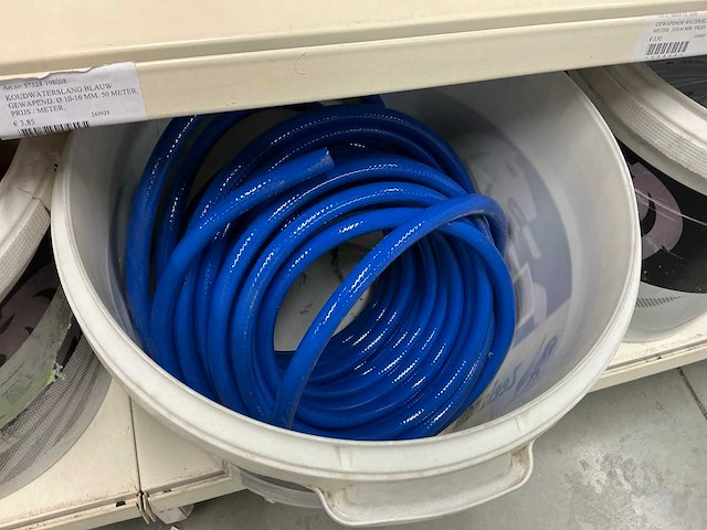 Partij waterslangen - afbeelding 8 van  17