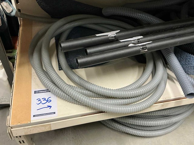 Partij waterslangen - afbeelding 16 van  17