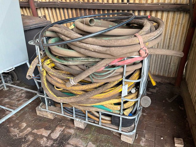 Partij waterslangen - afbeelding 1 van  3