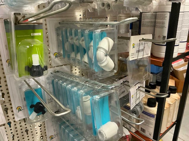 Partij watertoebehoren - afbeelding 2 van  43