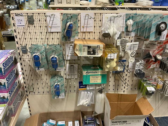 Partij watertoebehoren - afbeelding 12 van  43