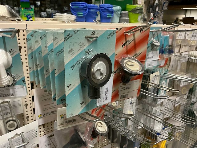 Partij watertoebehoren - afbeelding 26 van  43