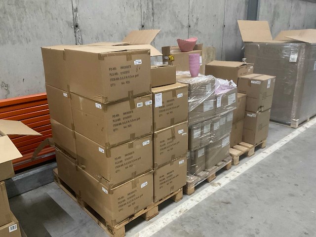 Partij waxineglas op steker - afbeelding 14 van  18