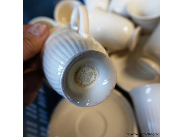 Partij wedgwood in plastic krat - afbeelding 4 van  5