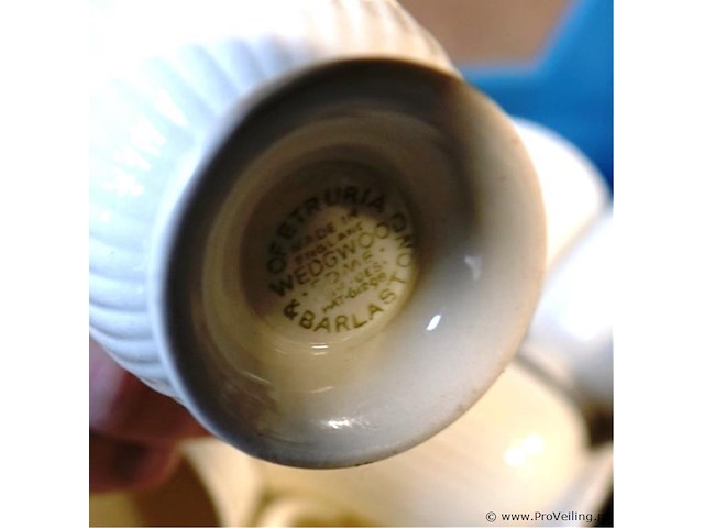 Partij wedgwood in plastic krat - afbeelding 5 van  5