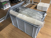 Partij wegwerpbekers in krat - afbeelding 2 van  2