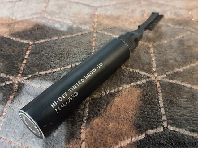 Partij wenkbrauw- en oogmake-up bestaande uit o.a. revitalash hi-def wenkbrauwgel brow gel - afbeelding 4 van  14