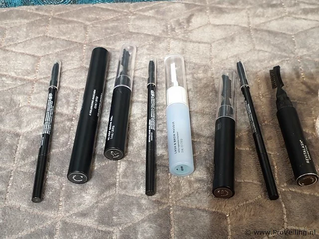 Partij wenkbrauw- en oogmake-up bestaande uit o.a. revitalash hi-def wenkbrauwgel brow gel - afbeelding 1 van  14