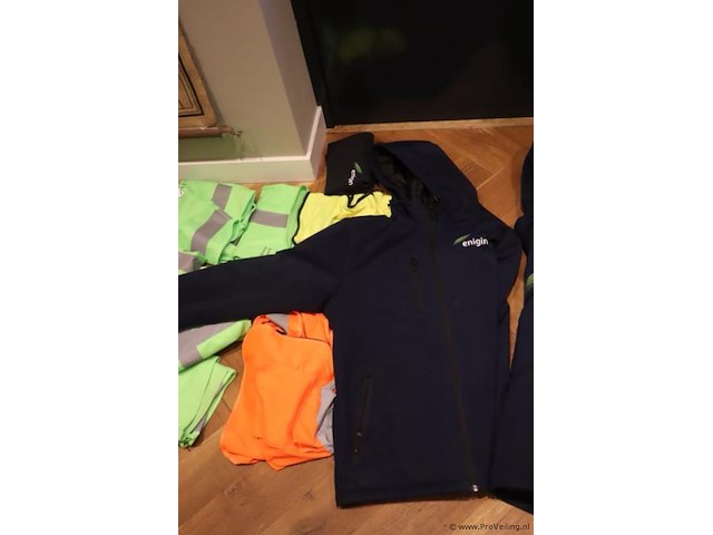 Partij werkkleding bestaande uit o.a. werkjassen & hesjes - afbeelding 2 van  7