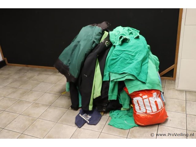 Partij werkkleding, diverse soorten en maten - afbeelding 1 van  5