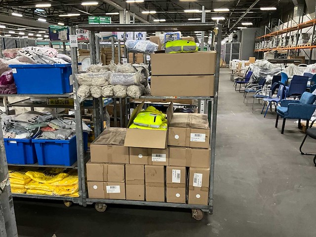 Partij werkkleding en handschoenen - afbeelding 1 van  6