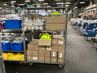 Partij werkkleding en handschoenen - afbeelding 1 van  6