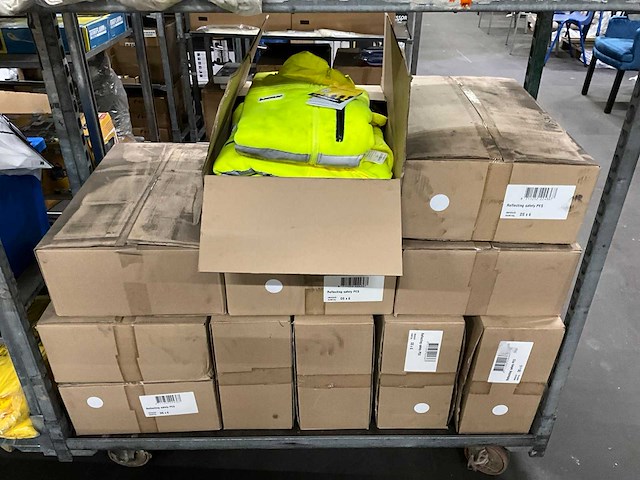 Partij werkkleding en handschoenen - afbeelding 6 van  6