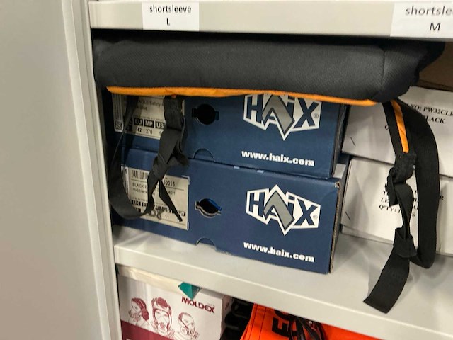 Partij werkkleding en pbm met kast - afbeelding 5 van  8