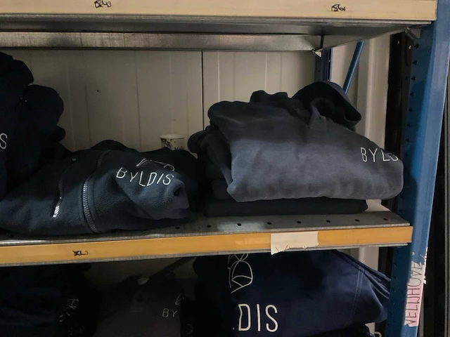 Partij werkkleding en schoenen - afbeelding 11 van  26