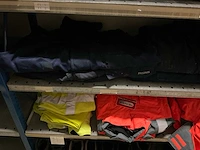 Partij werkkleding en schoenen - afbeelding 4 van  26