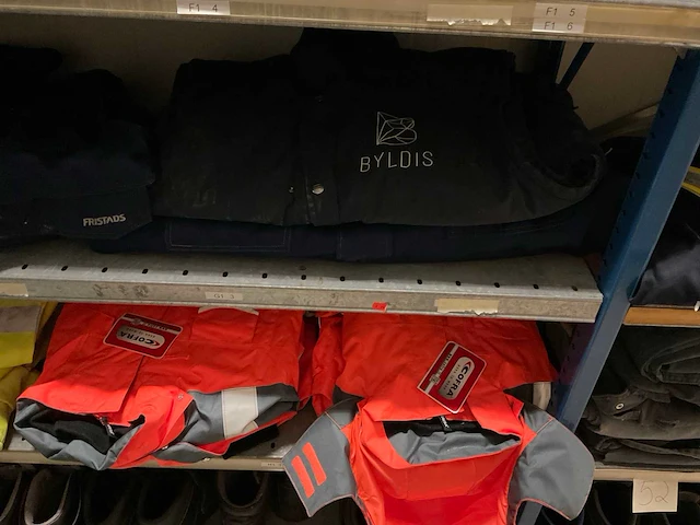 Partij werkkleding en schoenen - afbeelding 5 van  26