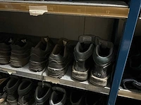 Partij werkkleding en schoenen - afbeelding 22 van  26
