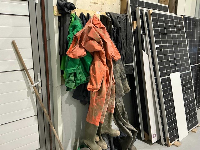 Partij werkkleding en waadpakken - afbeelding 1 van  3