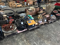 Partij werkplaats materiaal - afbeelding 1 van  13