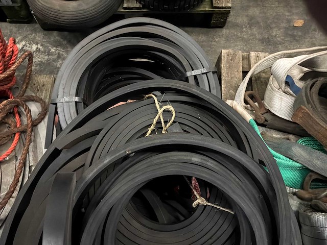 Partij werkplaats materiaal - afbeelding 9 van  13