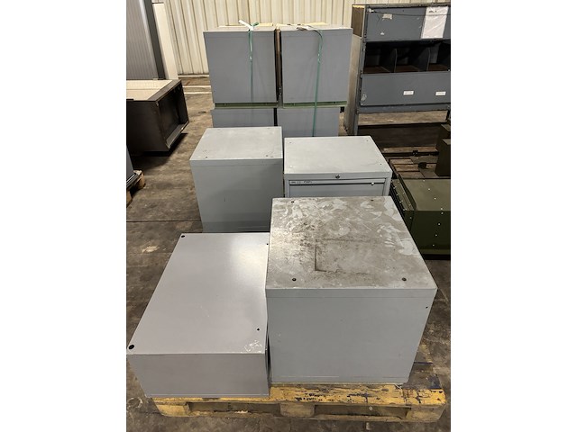 Partij werkplaats meubelen, o.a. lista - afbeelding 1 van  17