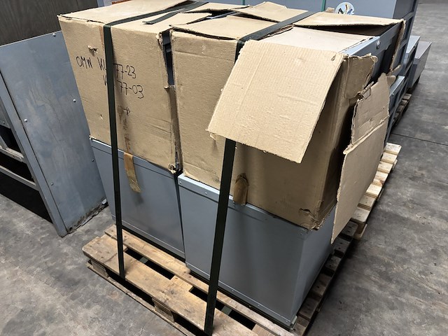 Partij werkplaats meubelen, o.a. lista - afbeelding 15 van  17