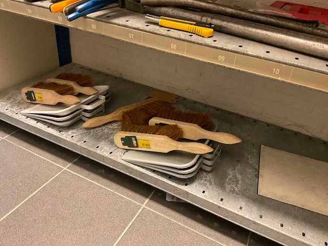 Partij werkplaatsinventaris met stelling - afbeelding 3 van  19