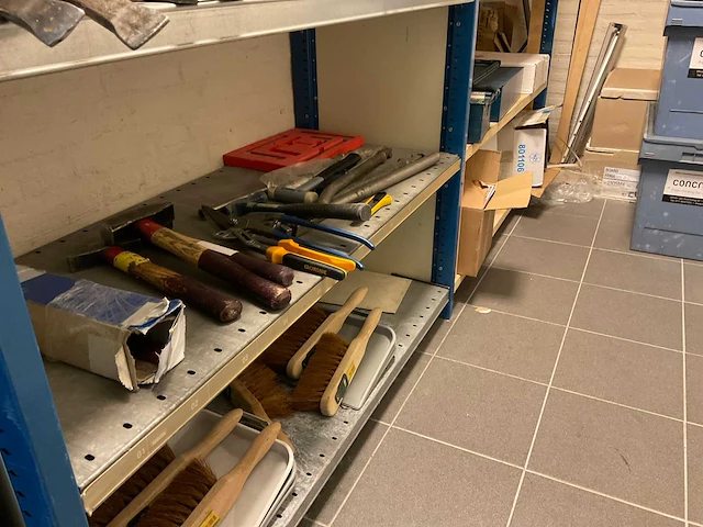 Partij werkplaatsinventaris met stelling - afbeelding 14 van  19