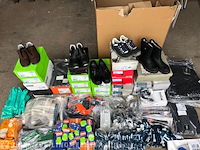 Partij werkschoeisel, werkhandschoenen en divers - afbeelding 2 van  9