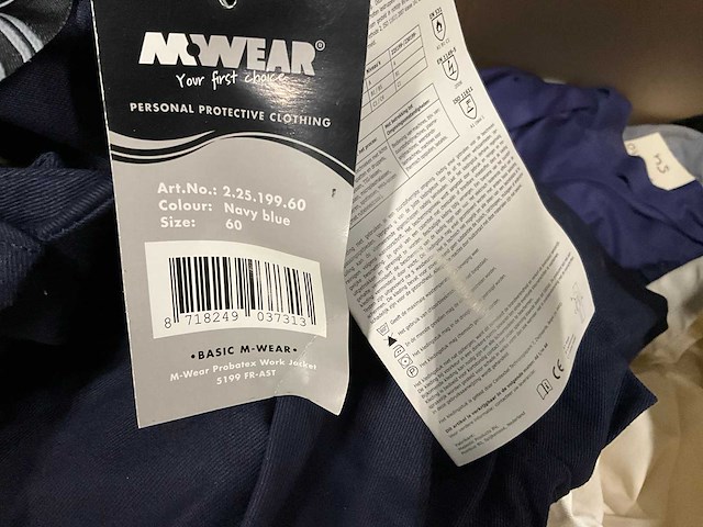 Partij werkschoenen en kleding - afbeelding 11 van  11