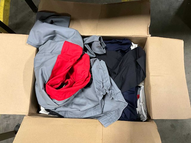 Partij werkschoenen en kleding - afbeelding 10 van  11