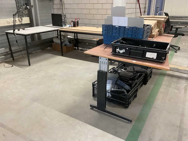 Partij werktafels, 3 stuks - afbeelding 1 van  4