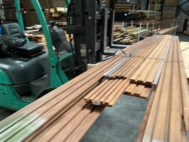 Partij western cedar triple rhombusprofielplanken - afbeelding 5 van  7