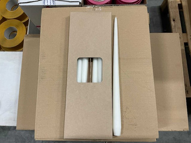 Partij wiedemann conische kaarsen set/6 ral 400/25mm ivoor 15h (70x) - afbeelding 1 van  4