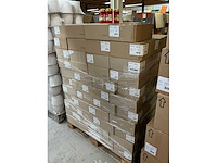 Partij wiedemann grafkaarsen rood met deksels brand 50uur (2300x) - afbeelding 4 van  5