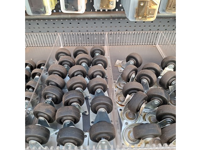 Partij wielen en scharnieren o.a. starx - afbeelding 9 van  34