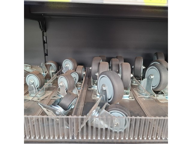 Partij wielen en scharnieren o.a. starx - afbeelding 16 van  34