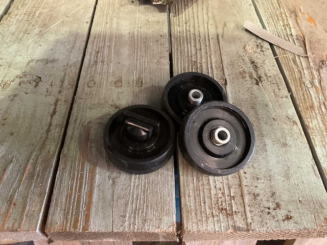 Partij wielen voor wieltjesbanen - afbeelding 1 van  4