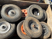 Partij wielen - afbeelding 2 van  2