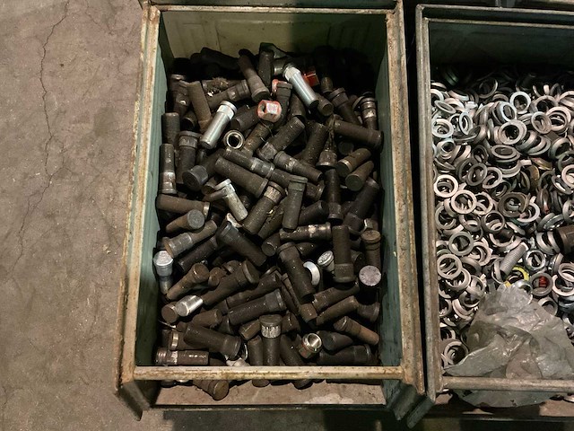 Partij wielmoeren - afbeelding 2 van  6