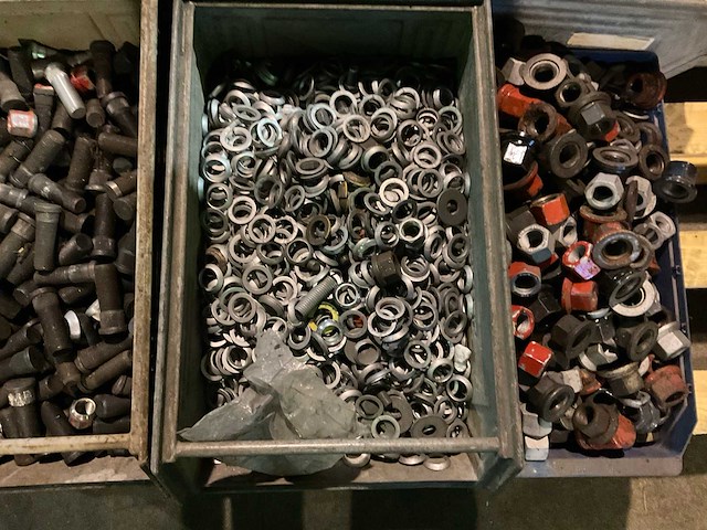 Partij wielmoeren - afbeelding 3 van  6