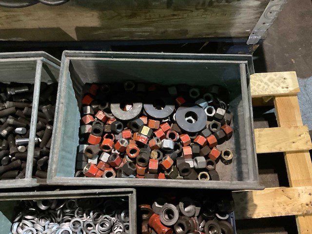 Partij wielmoeren - afbeelding 5 van  6