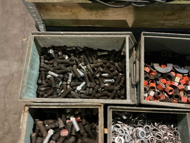 Partij wielmoeren - afbeelding 6 van  6