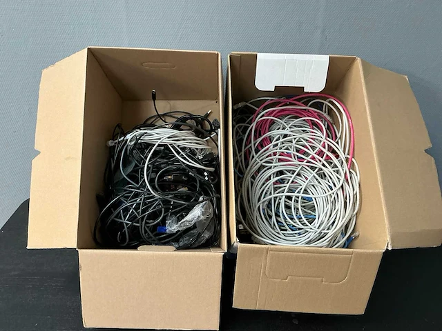 Partij wifi en electronica kabels - afbeelding 2 van  9