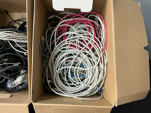 Partij wifi en electronica kabels - afbeelding 4 van  9